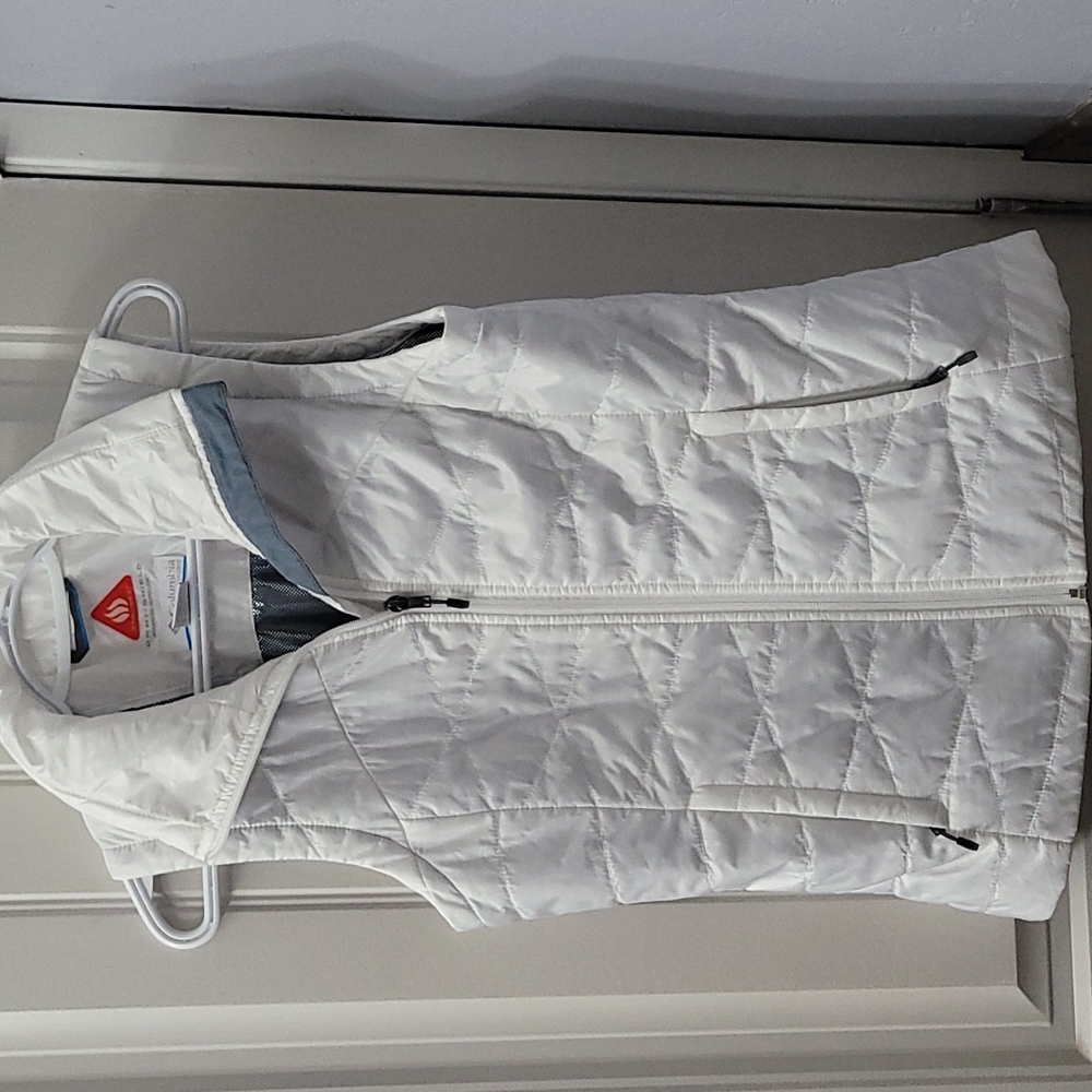 Columbia puffer vest